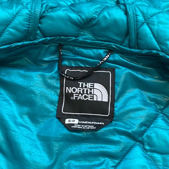 North Face Quilted Hooded Jacket - Navy Blue - Picture 7 of 15